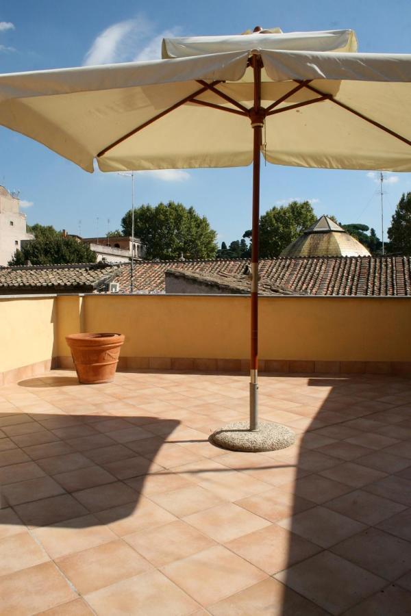 Attico Con Terrazza Santa Cecilia Apartment Rome Exterior photo