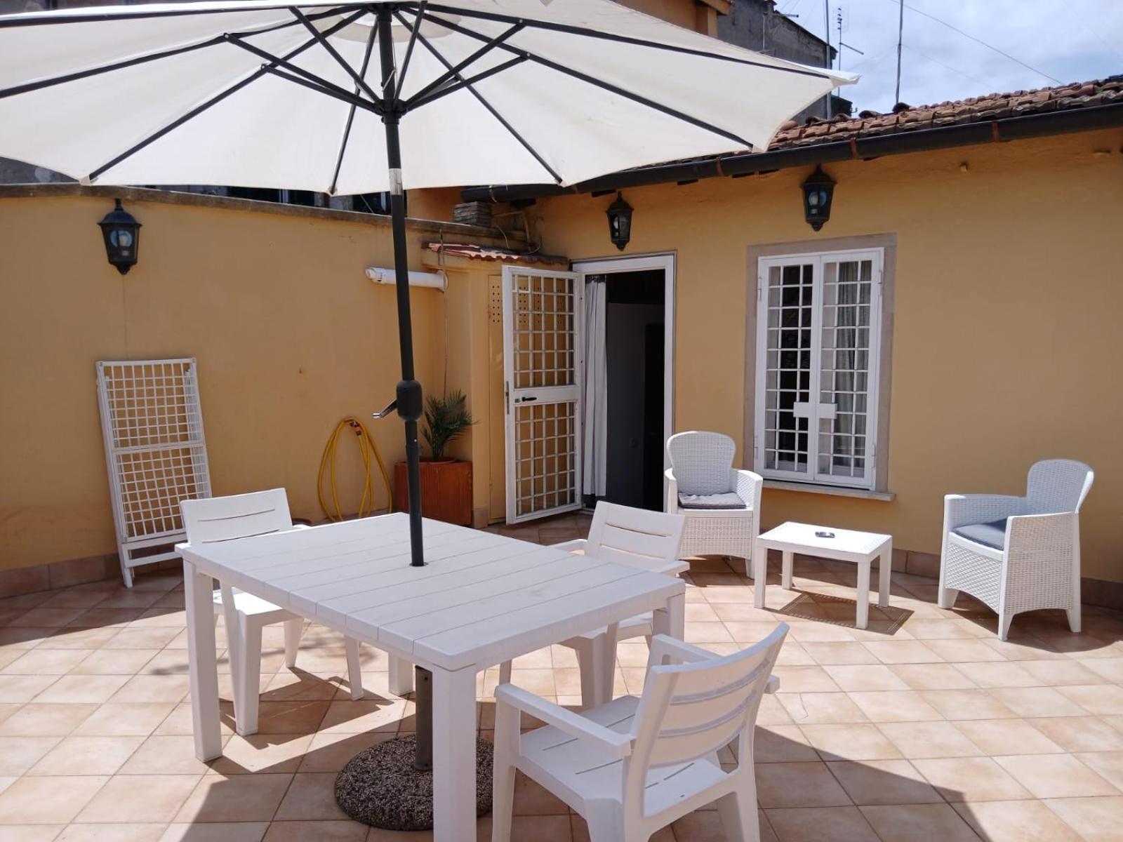 Attico Con Terrazza Santa Cecilia Apartment Rome Exterior photo